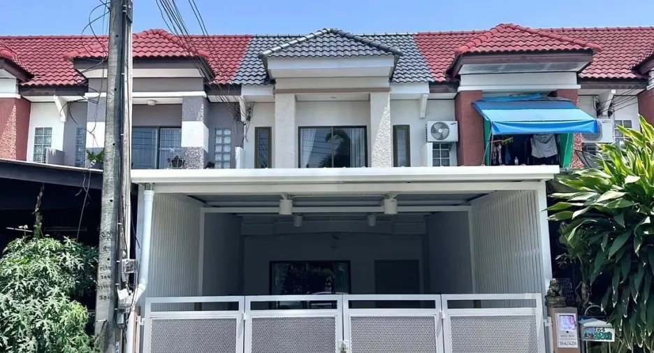 For sale 2 bedrooms house in East Pattaya, Pattaya