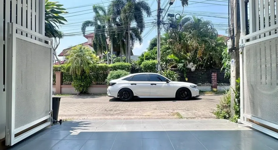 For sale 2 bedrooms house in East Pattaya, Pattaya
