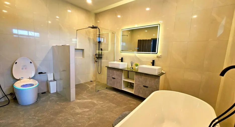 Villa en venta de 4 habitaciones en Huay Yai, Pattaya