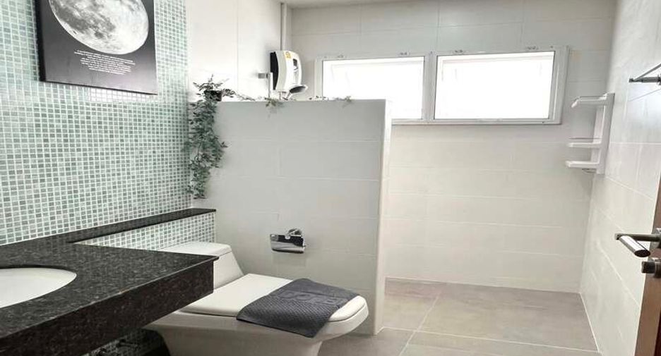 For sale 3 bedrooms villa in Bang Lamung, Chonburi