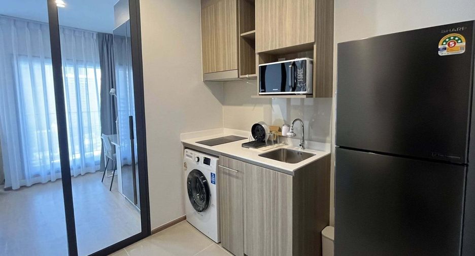Wohnung zur Miete mit Studio in Khlong Toei, Bangkok