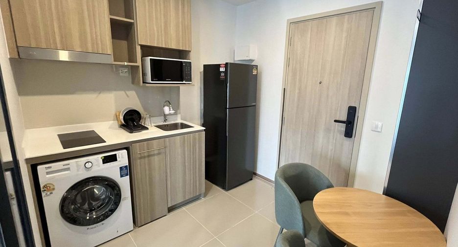 Wohnung zur Miete mit Studio in Khlong Toei, Bangkok