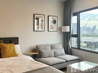 For rent studio condo in Khlong Toei, Bangkok