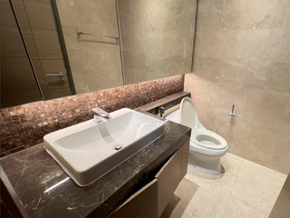 For rent 2 ベッドルーム condo in Pathum Wan, Bangkok