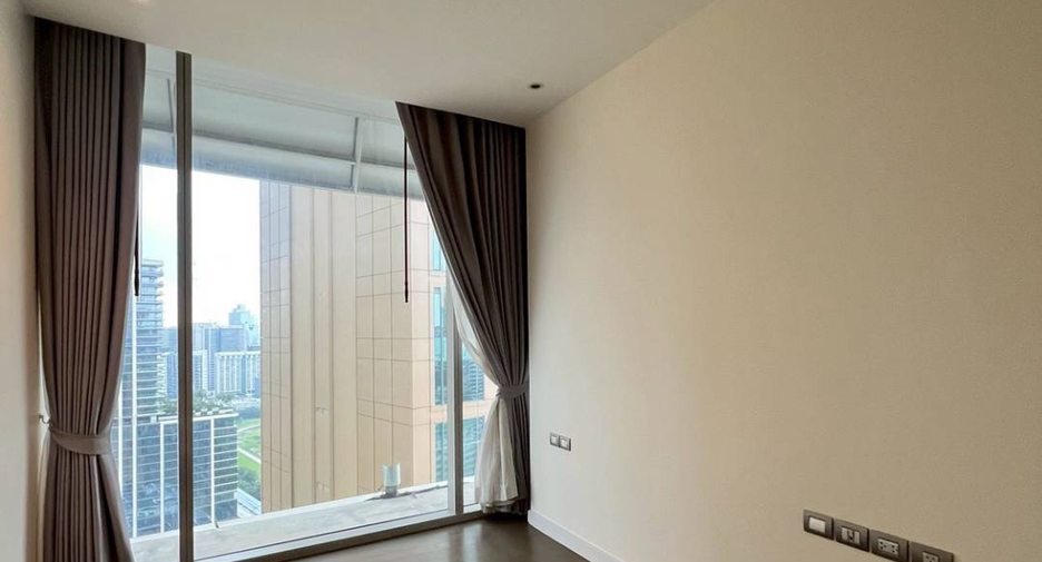 For rent 2 bedrooms condo in Pathum Wan, Bangkok