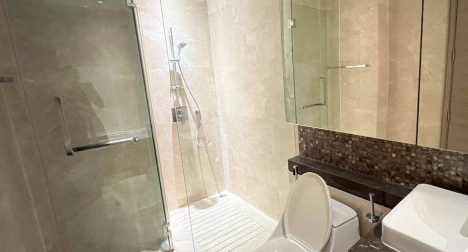 For rent 2 bedrooms condo in Pathum Wan, Bangkok