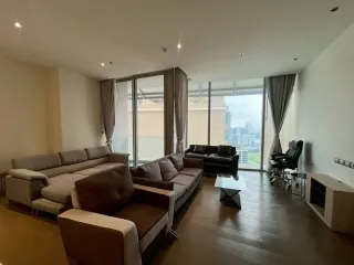 For rent 2 ベッドルーム condo in Pathum Wan, Bangkok