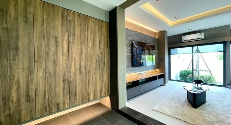 For sale and for rent 4 bedrooms house in San Kamphaeng, Chiang Mai