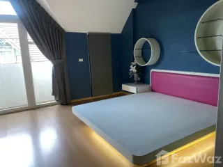 Casa adosada en venta de 2 habitaciones en Wang Thonglang, Bangkok
