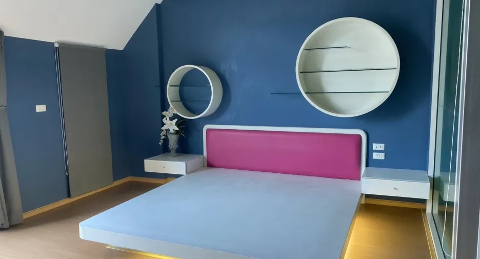 For sale 2 bedrooms townhouse in Wang Thonglang, Bangkok