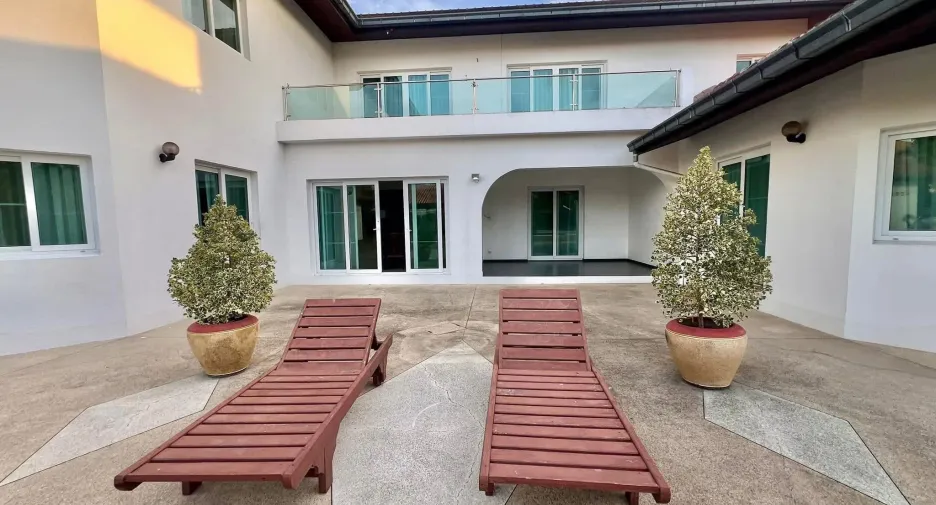 For sale そして for rent 6 ベッドルーム villa in Bang Lamung, Chonburi