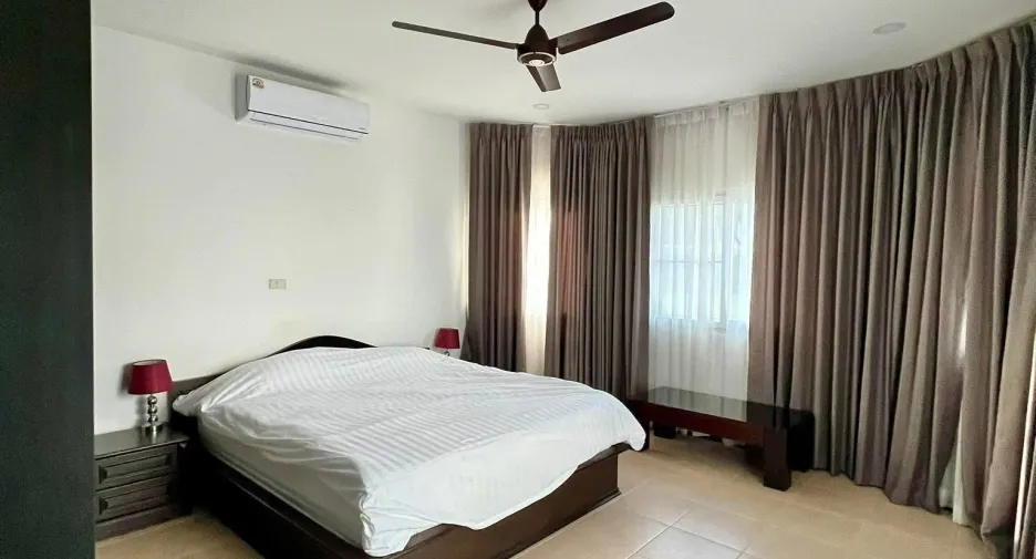 For sale そして for rent 6 ベッドルーム villa in Bang Lamung, Chonburi