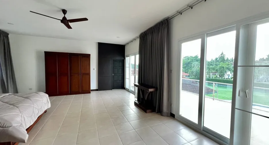 For sale そして for rent 6 ベッドルーム villa in Bang Lamung, Chonburi