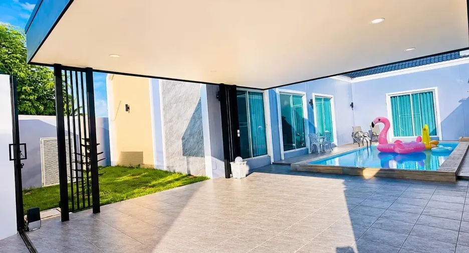For rent 4 bedrooms villa in East Pattaya, Pattaya