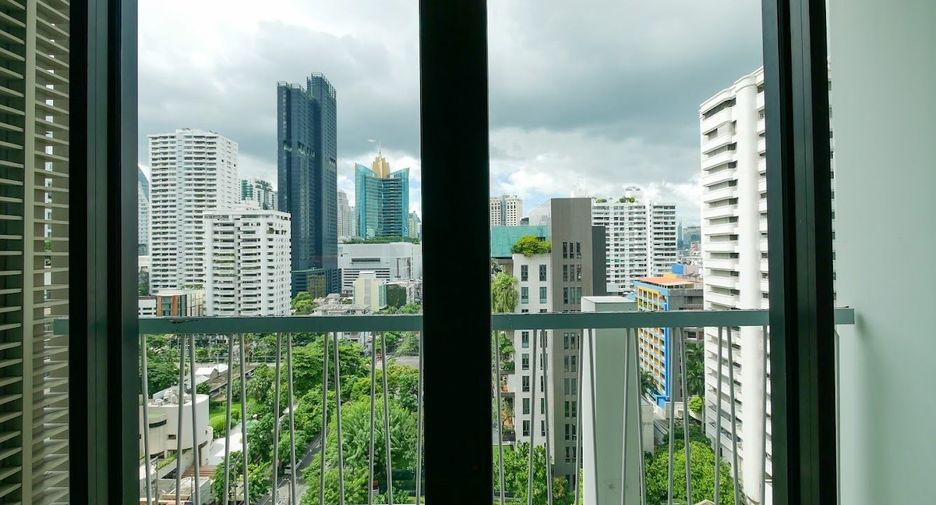 For rent 2 bedrooms condo in Watthana, Bangkok