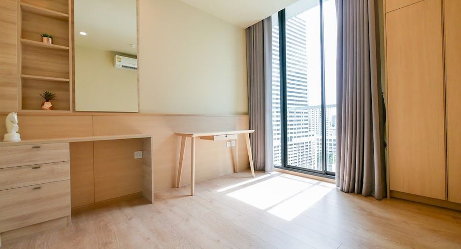For rent 2 bedrooms condo in Watthana, Bangkok
