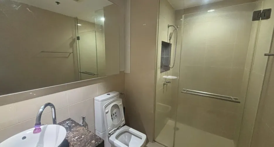For sale and for rent 2 bedrooms condo in Sathon, Bangkok