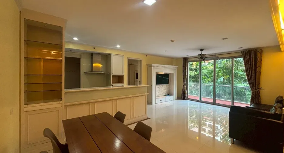 For sale and for rent 2 bedrooms condo in Sathon, Bangkok