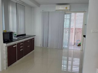 À louer 3 chambres maison à Bang Lamung, Chonburi