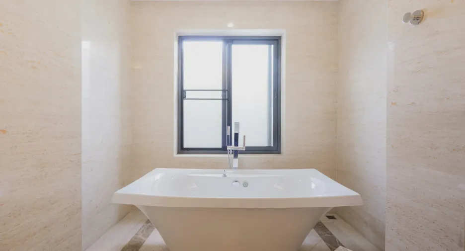 For sale and for rent 5 bedrooms house in Mueang Nonthaburi, Nonthaburi