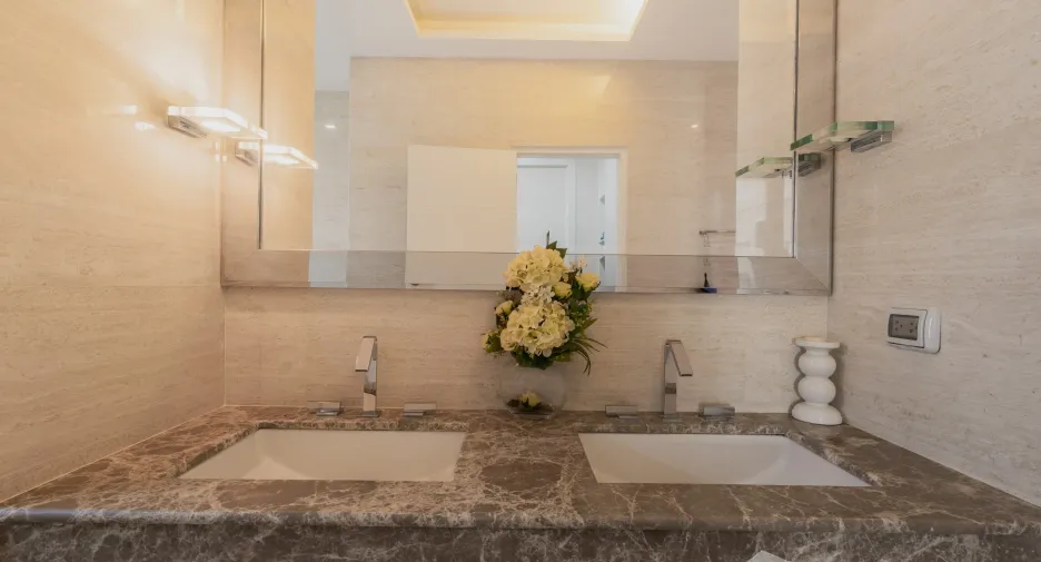 For sale and for rent 5 bedrooms house in Mueang Nonthaburi, Nonthaburi