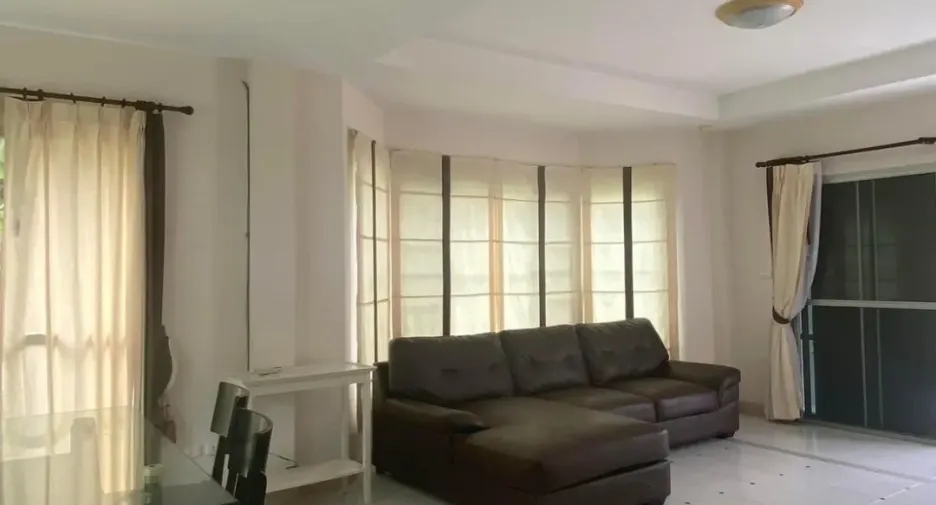 Casa en alquiler de 3 habitaciones en Mueang Khon Kaen, Khon Kaen
