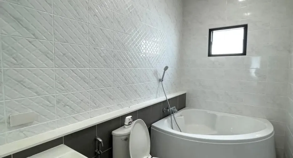 For rent 3 bedrooms house in Mueang Khon Kaen, Khon Kaen