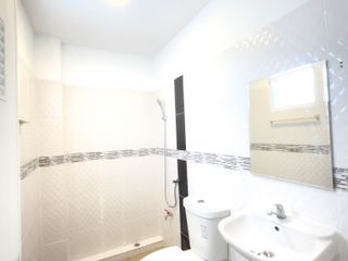 Reihenhaus zum Kauf mit 2 Zimmer in Sam Phran, Nakhon Pathom