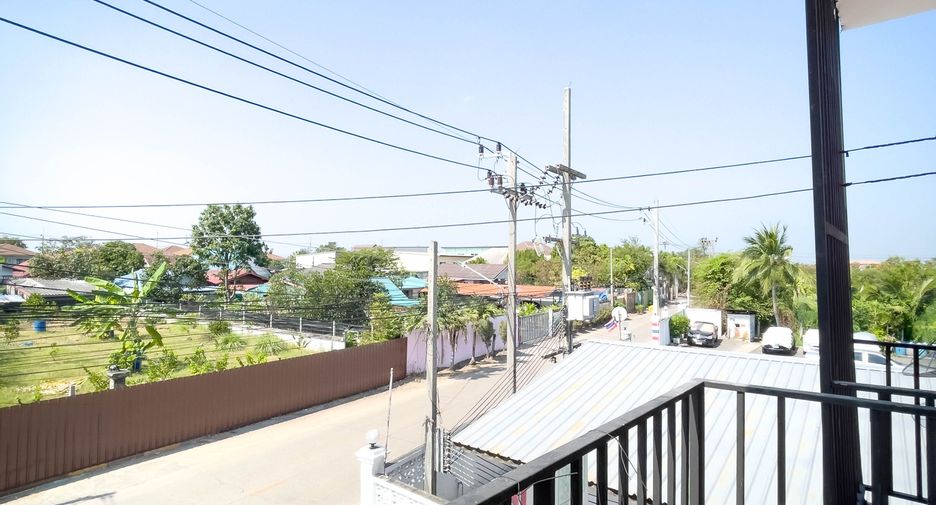 Reihenhaus zum Kauf mit 2 Zimmer in Sam Phran, Nakhon Pathom