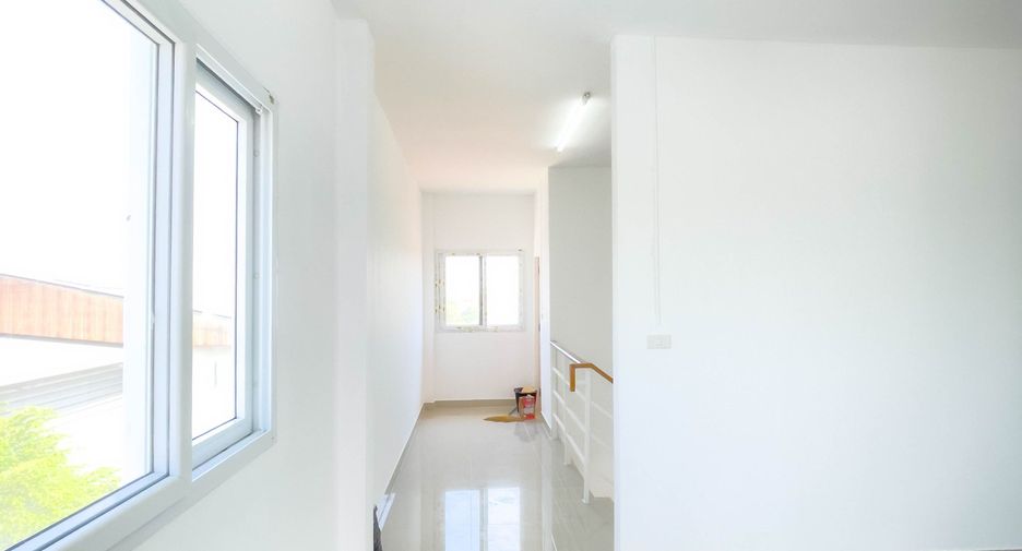 Reihenhaus zum Kauf mit 2 Zimmer in Sam Phran, Nakhon Pathom