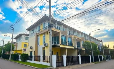 For sale 3 bedrooms townhouse in Pak Kret, Nonthaburi