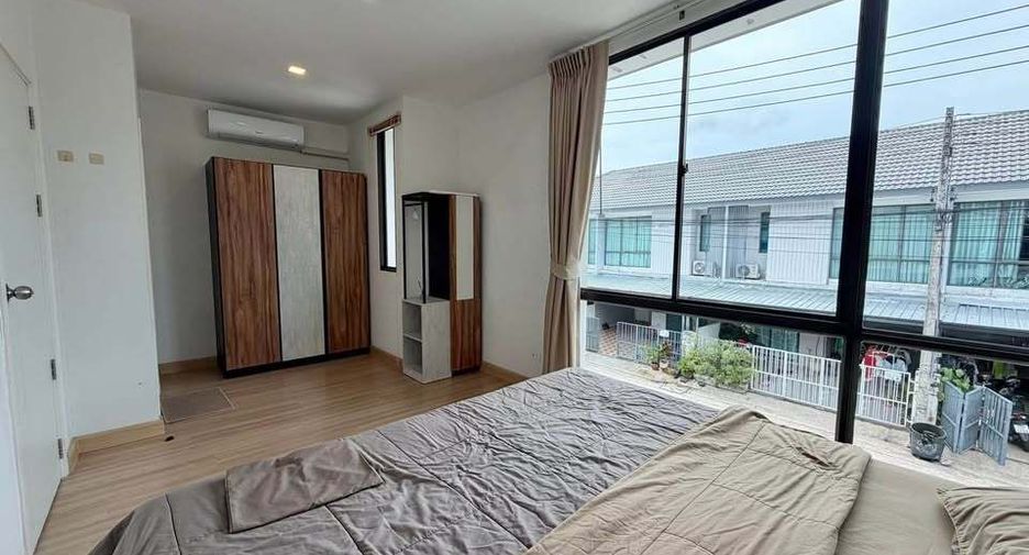 For rent 3 bedrooms townhouse in Kathu, Phuket