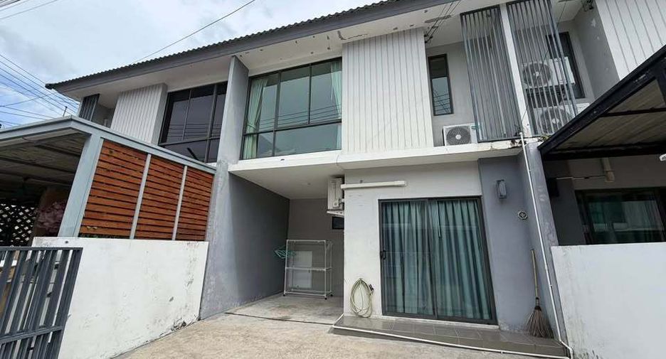 For rent 3 bedrooms townhouse in Kathu, Phuket
