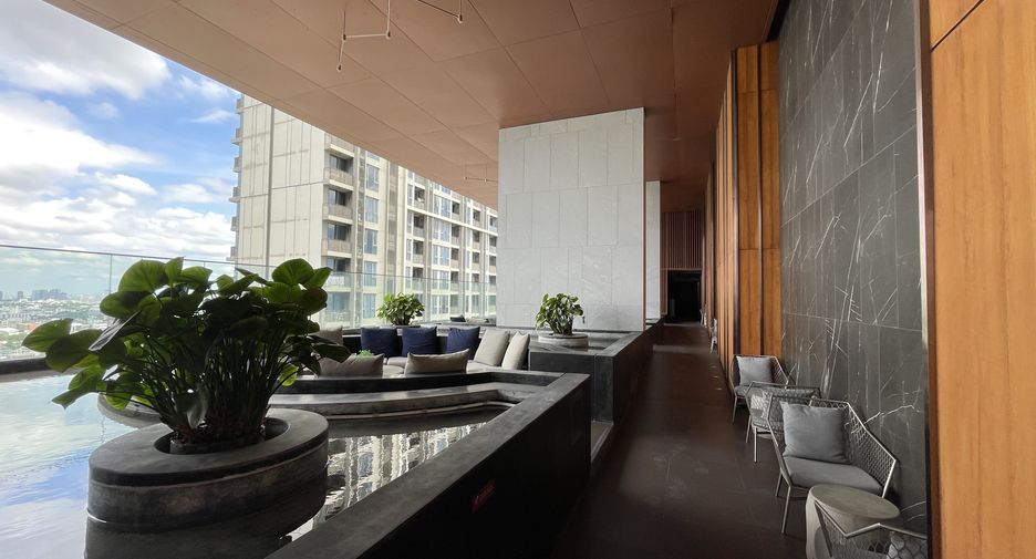 For rent 2 bedrooms condo in Bang Na, Bangkok
