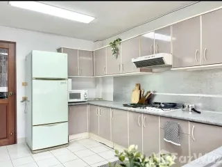 Casa en venta de 5 habitaciones en Wang Thonglang, Bangkok