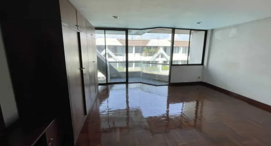 For sale 5 ベッドルーム house in Wang Thonglang, Bangkok