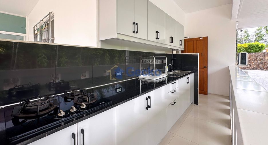 Haus zur Miete und zum Kauf mit 5 Zimmer in Bang Lamung, Chonburi
