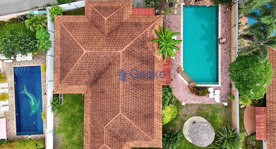 For sale 4 bedrooms house in East Pattaya, Pattaya