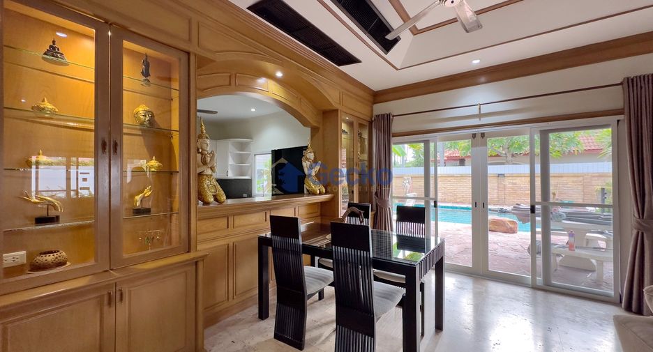 For sale 4 bedrooms house in East Pattaya, Pattaya