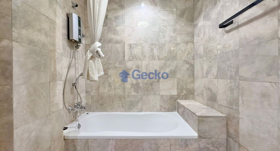 For sale 4 bedrooms house in East Pattaya, Pattaya