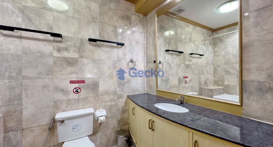 For sale 4 bedrooms house in East Pattaya, Pattaya