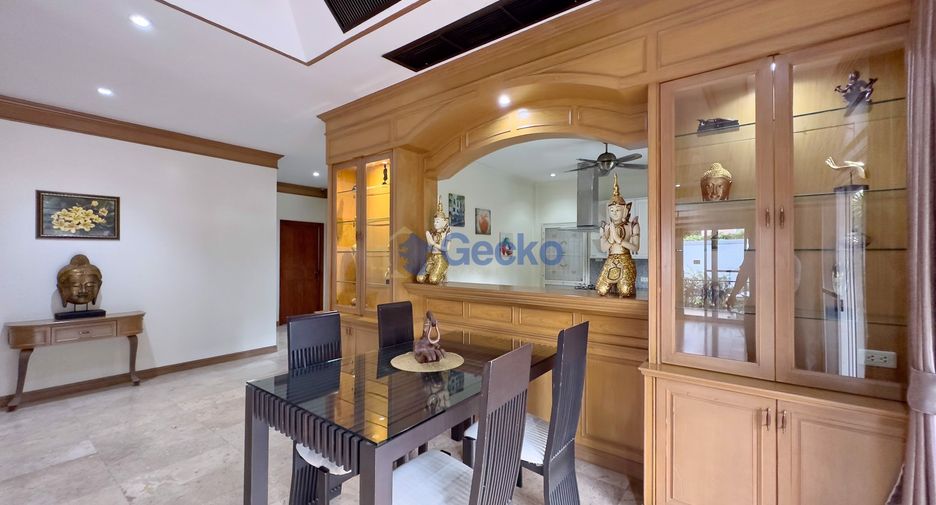 For sale 4 bedrooms house in East Pattaya, Pattaya