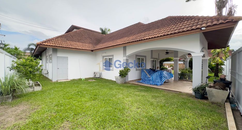 For sale 4 bedrooms house in East Pattaya, Pattaya