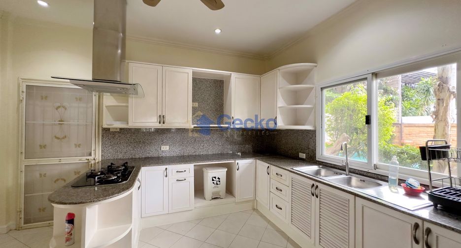 For sale 4 bedrooms house in East Pattaya, Pattaya
