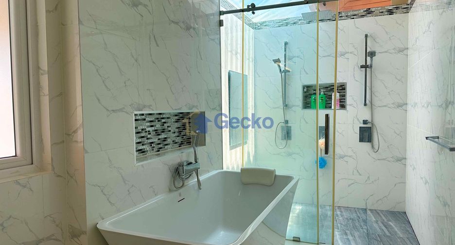 Haus zum Kauf mit 4 Zimmer in Bang Lamung, Chonburi