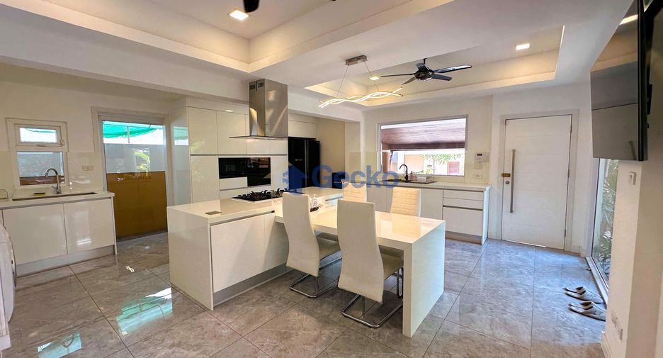 Haus zum Kauf mit 4 Zimmer in Bang Lamung, Chonburi