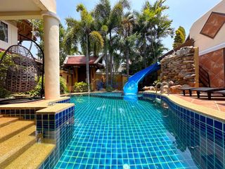Haus zum Kauf mit 4 Zimmer in Bang Lamung, Chonburi