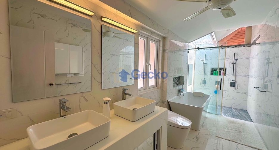 Haus zum Kauf mit 4 Zimmer in Bang Lamung, Chonburi