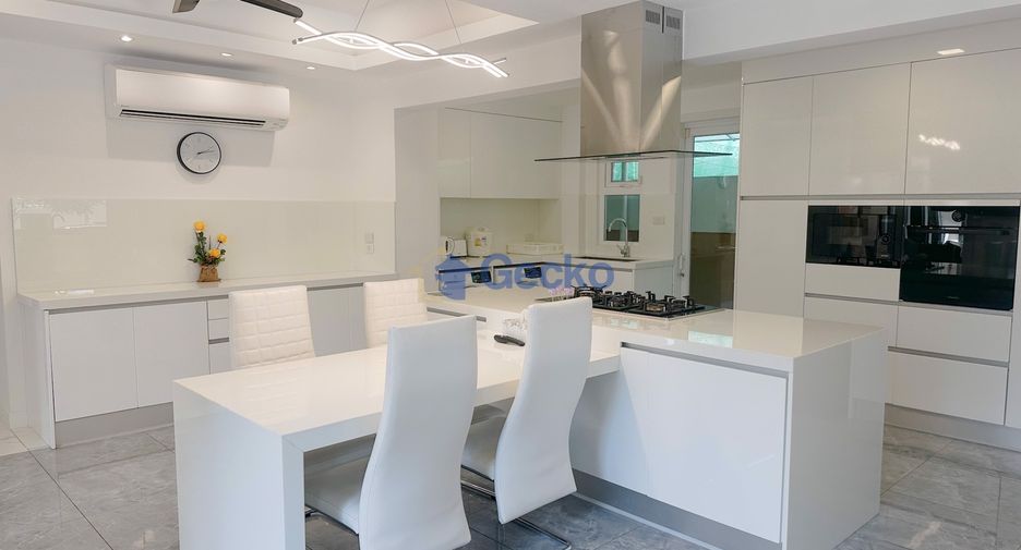 Haus zum Kauf mit 4 Zimmer in Bang Lamung, Chonburi