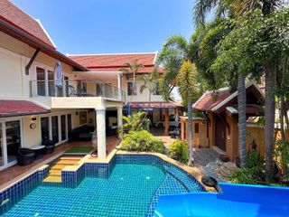 Haus zum Kauf mit 4 Zimmer in Bang Lamung, Chonburi